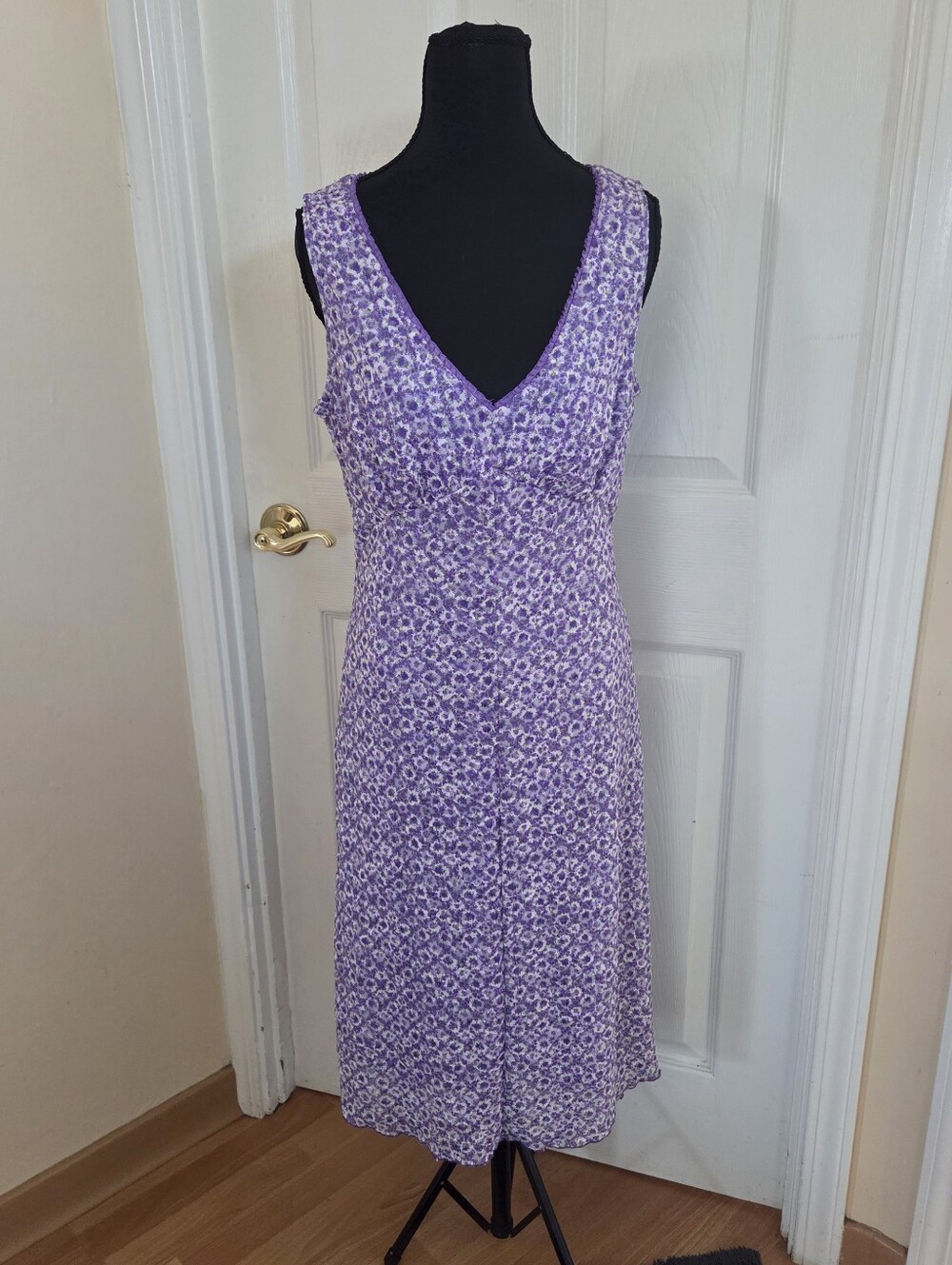 Purple floral midi dress with V-neckline ruffle trim Fairy Cottagecore Y2K 10